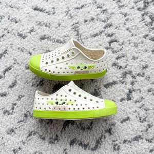 DISNEY NATIVE Star Wars The Mandalorian Kids Grogu Baby Yoda Shoes Size 6C